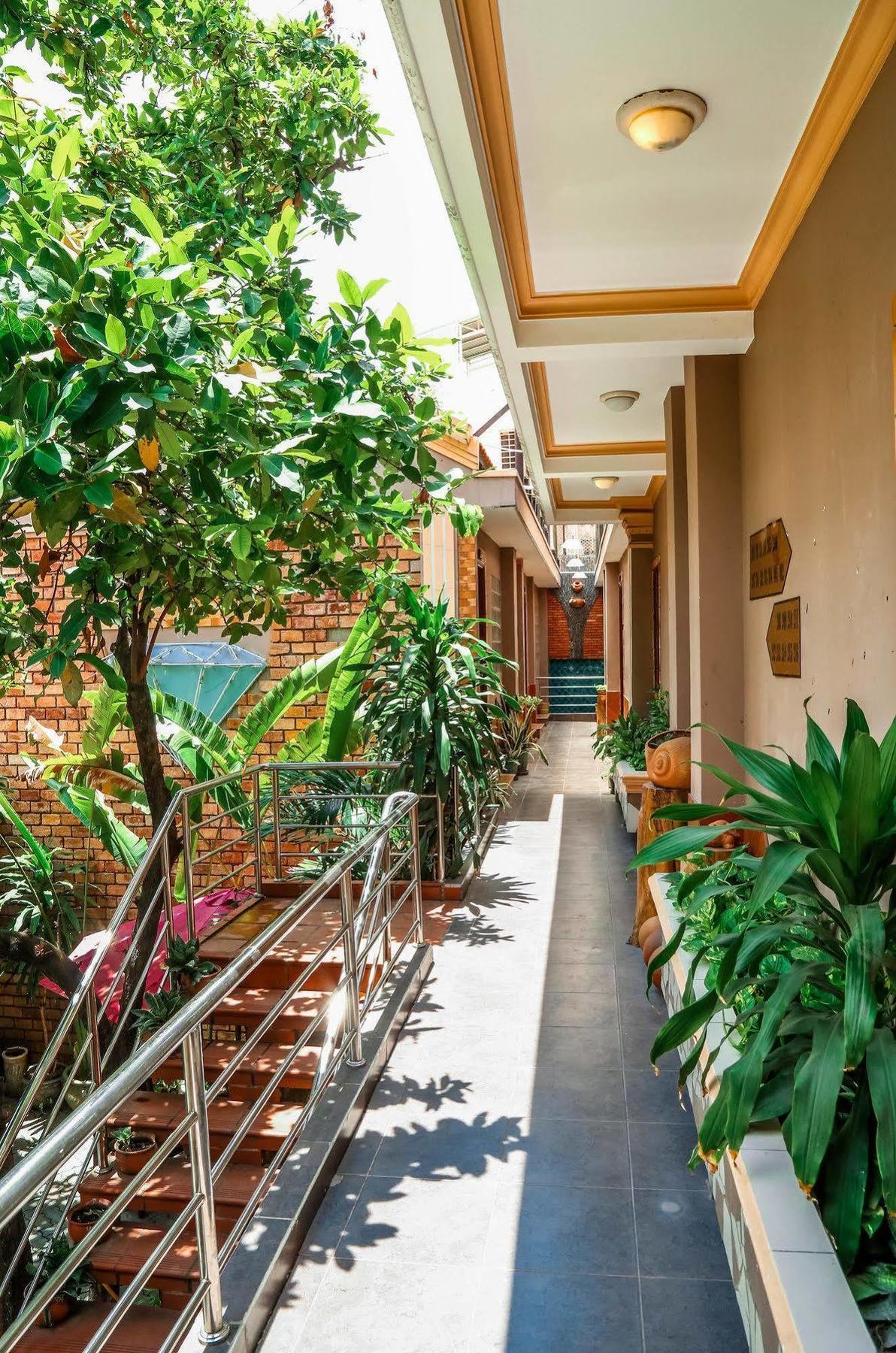 Vien Ngoc Xanh Hotel 1 ホーチミン市 エクステリア 写真